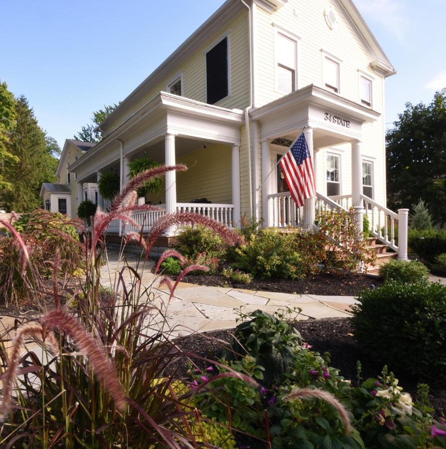 34 State "Historic Luxury Suites" Skaneateles Bagian luar foto