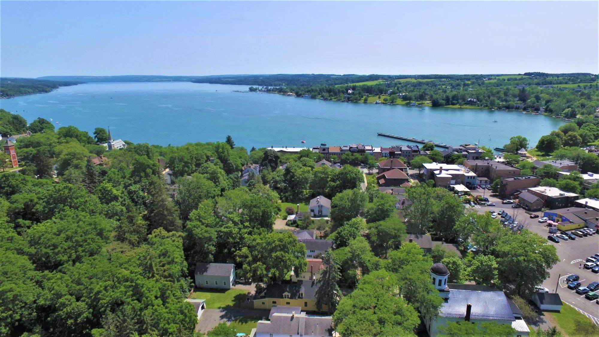 34 State "Historic Luxury Suites" Skaneateles Bagian luar foto