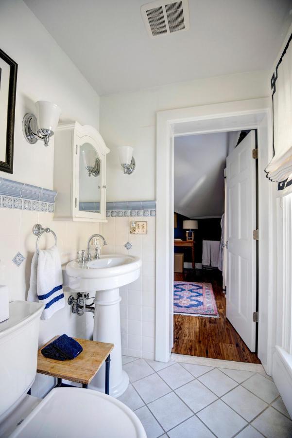 34 State "Historic Luxury Suites" Skaneateles Bagian luar foto