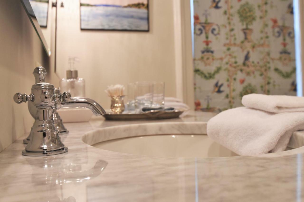 34 State "Historic Luxury Suites" Skaneateles Bagian luar foto