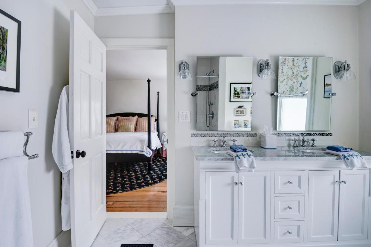 34 State "Historic Luxury Suites" Skaneateles Bagian luar foto