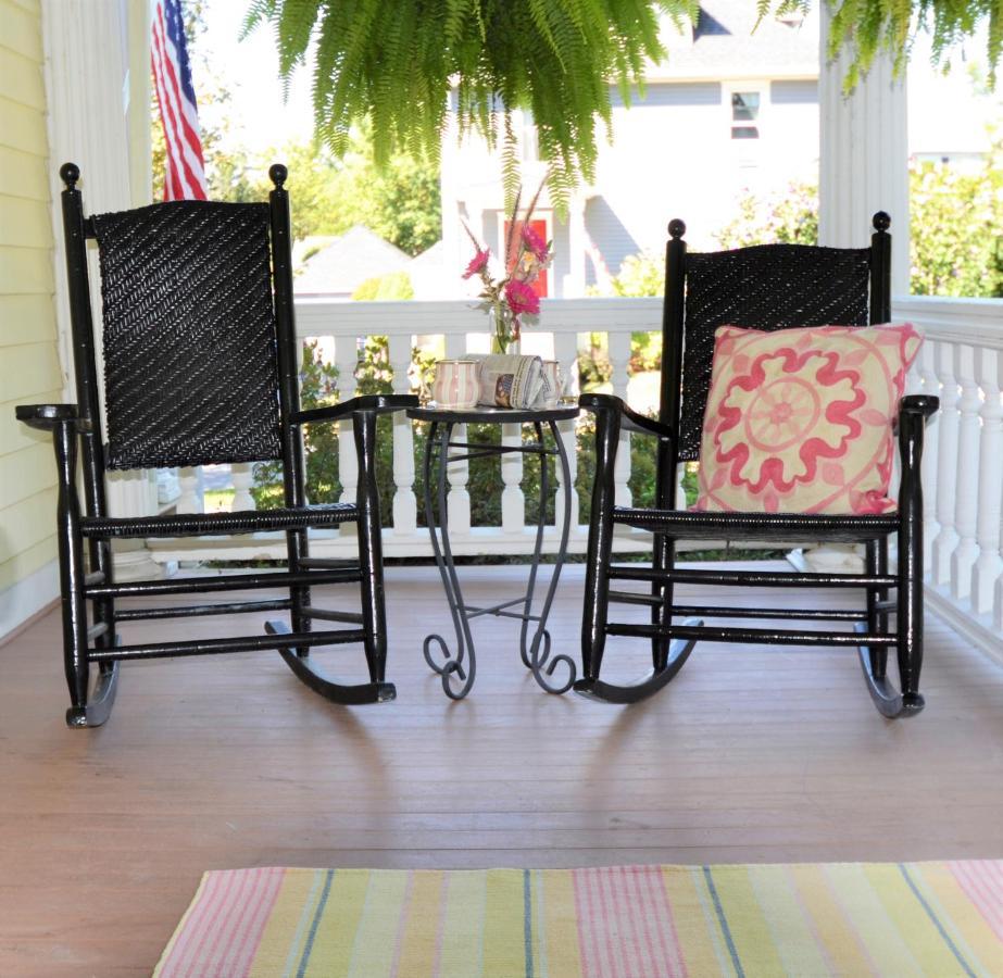 34 State "Historic Luxury Suites" Skaneateles Bagian luar foto