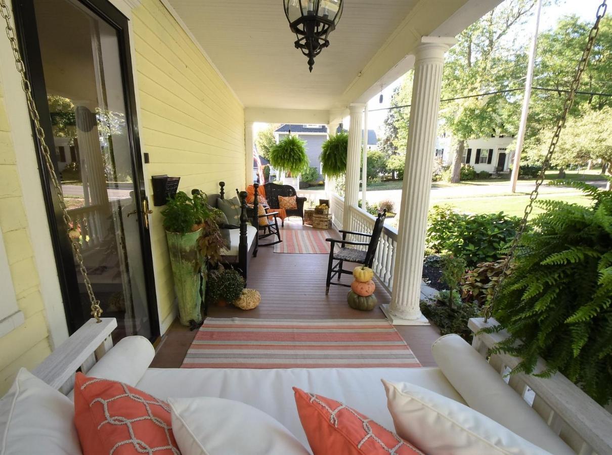 34 State "Historic Luxury Suites" Skaneateles Bagian luar foto